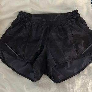 Lululemon hotty hot shorts black camo print